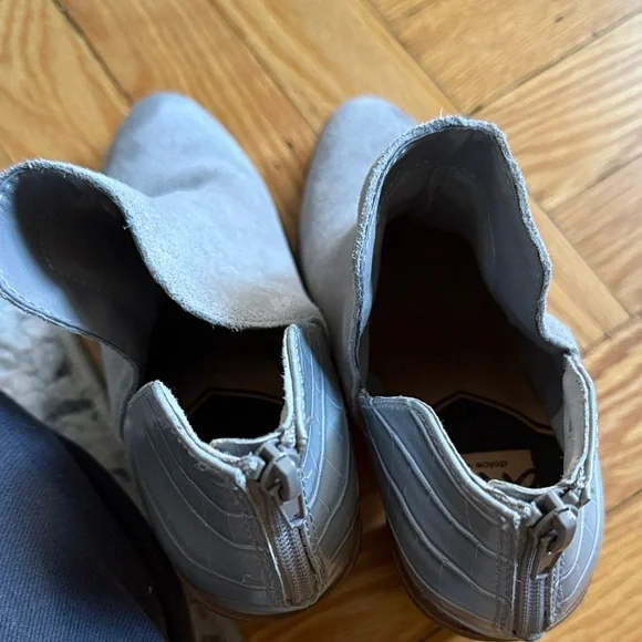 DV by Dolce Vita Light Gray Ankle Booties - Picture 5 of 6